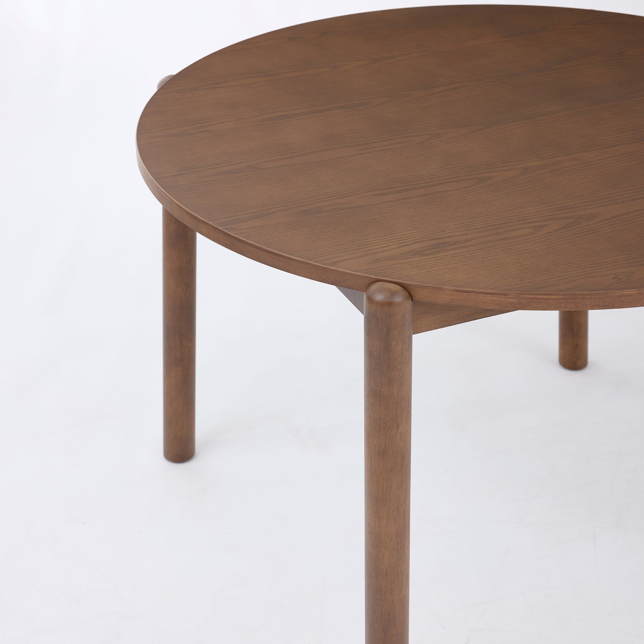 Nomi Dining Table – Round | Walnut