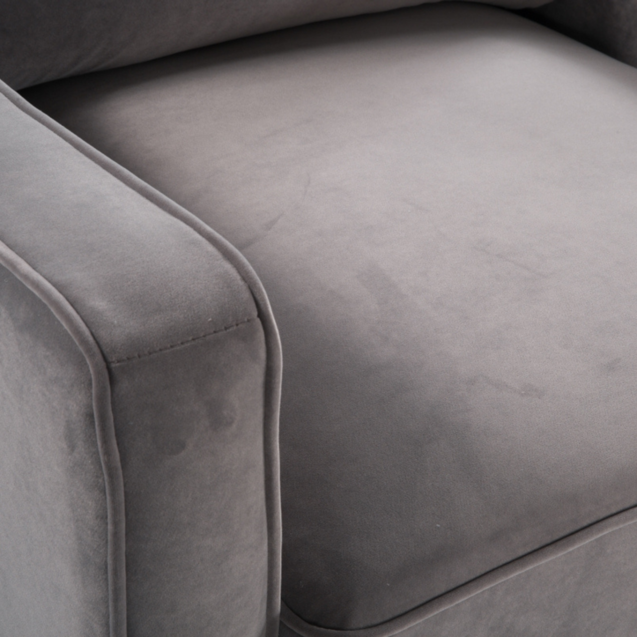 Daffy Armchair – Mink | Velvet